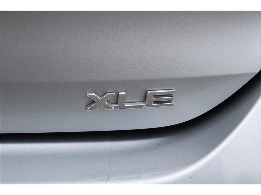 Used 2021 Toyota Highlander XLE AWD/4WD image 42