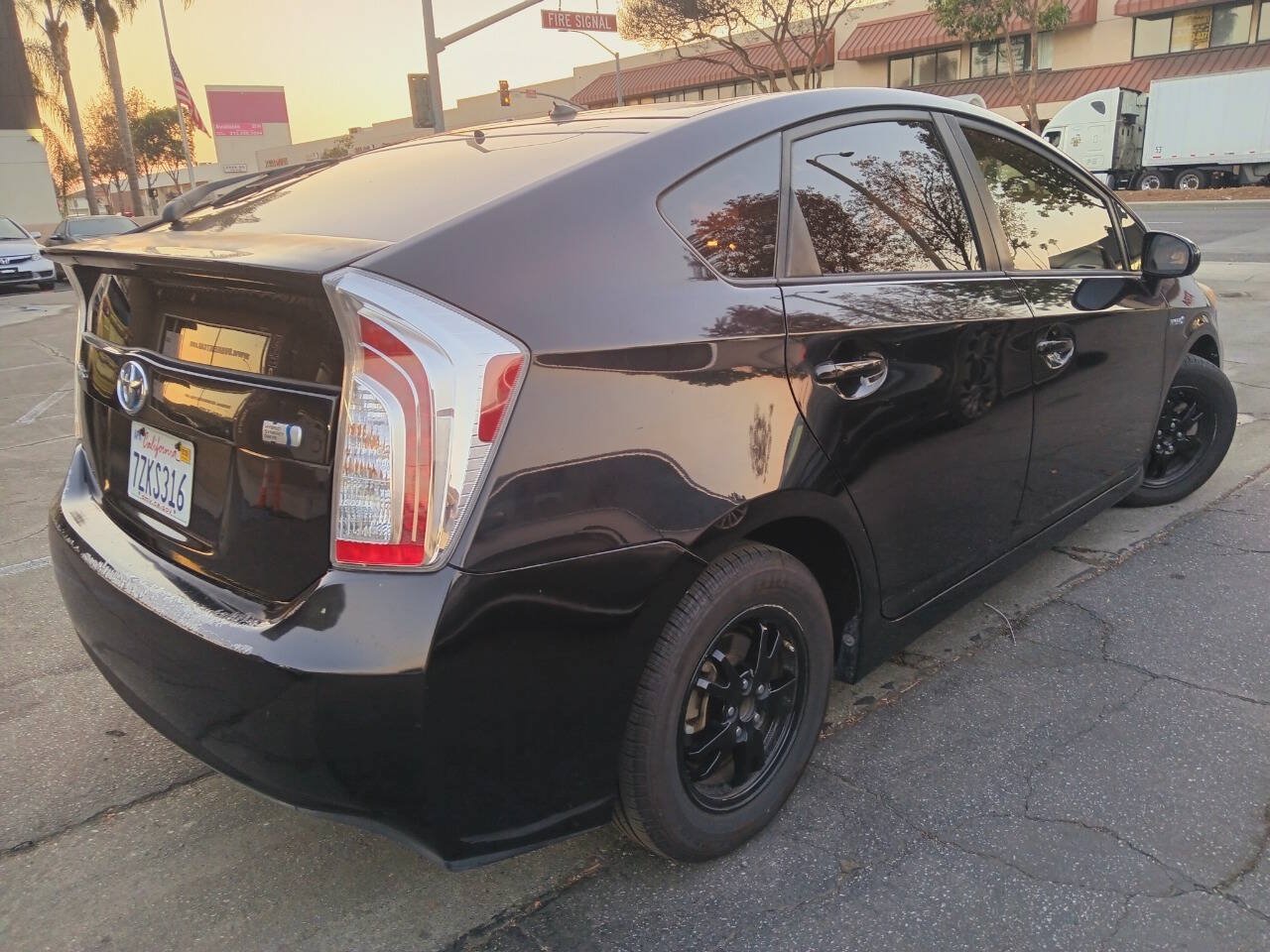 Used 2015 Toyota Prius Two FWD image 3