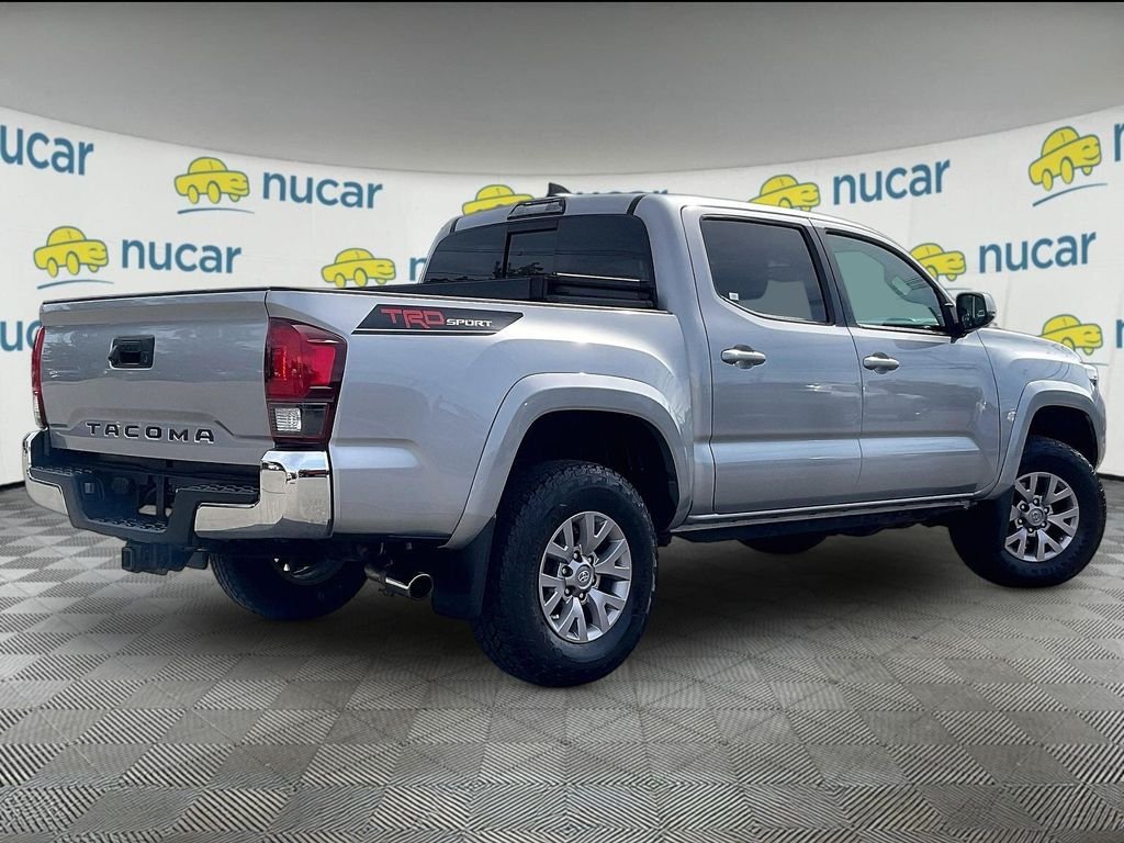 Used 2018 Toyota Tacoma SR5 AWD/4WD image 6