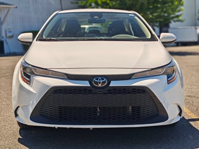 Used 2020 Toyota Corolla LE FWD image 2