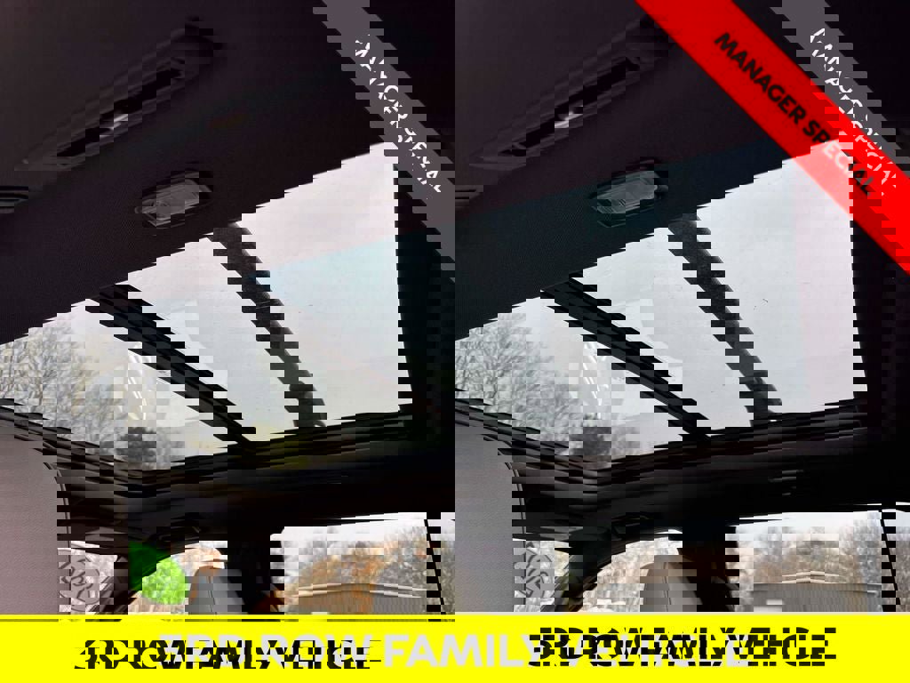 Used 2021 GMC Yukon SLT w/ SLT Premium Package image 9