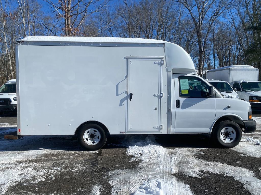Used 2019 GMC Savana 3500 w/ Power Convenience Package RWD image 4