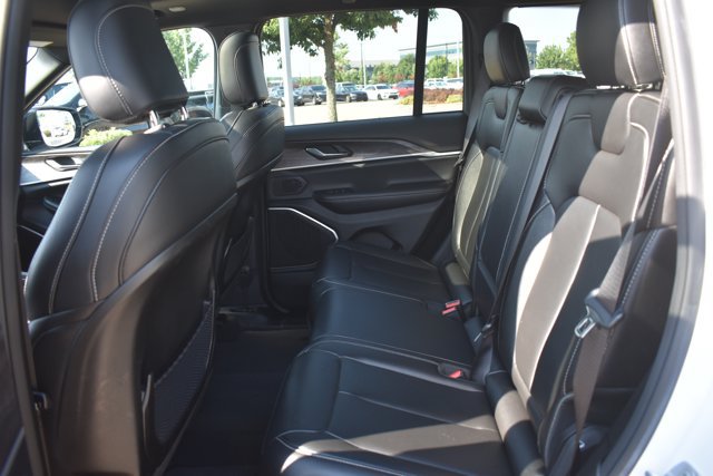 Used 2024 Jeep Grand Cherokee Limited 4xe AWD/4WD image 15
