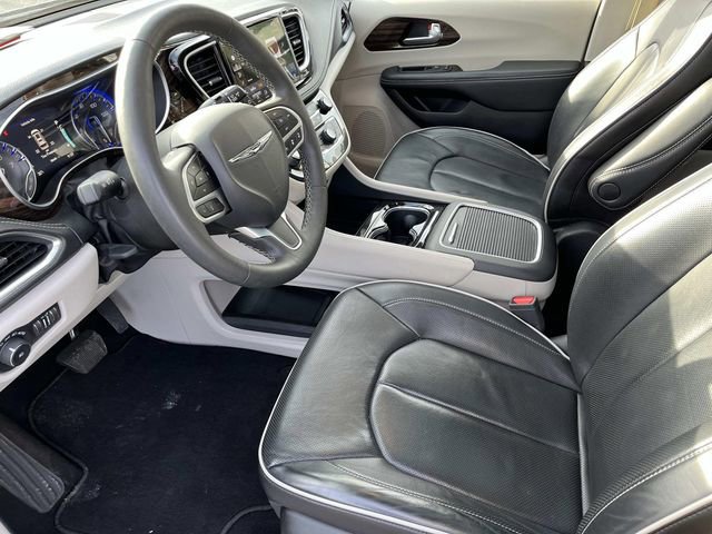 Used 2024 Chrysler Pacifica Limited image 26
