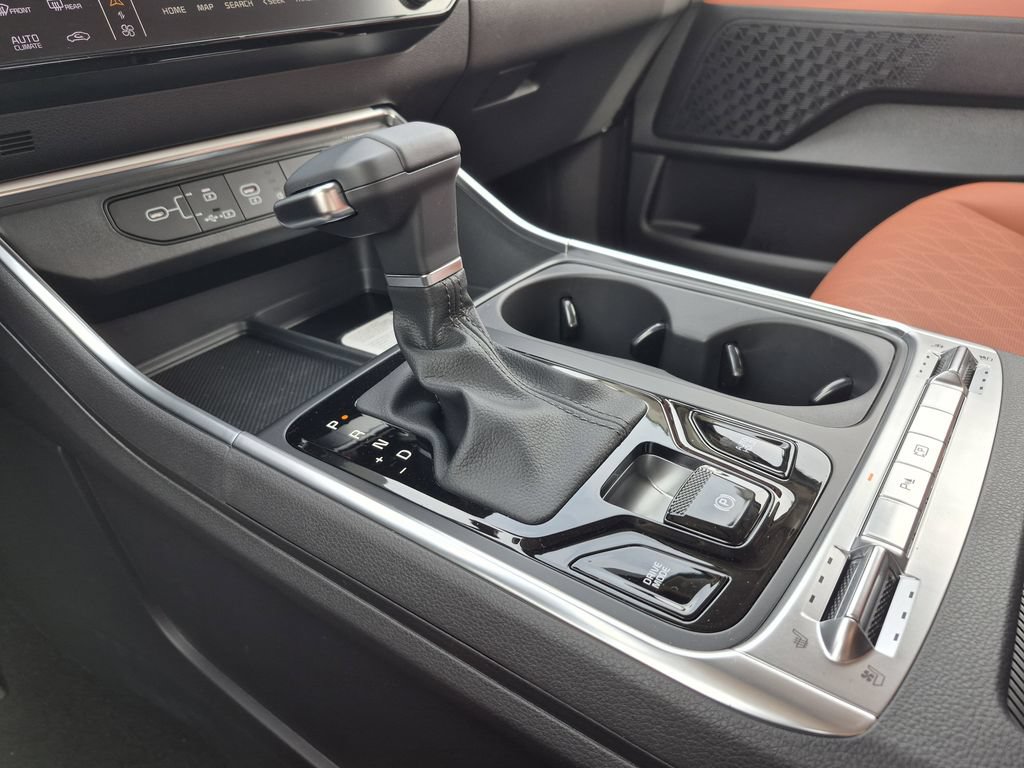 New 2026 Kia Carnival SX w/ SX Dark Edition Package FWD image 9