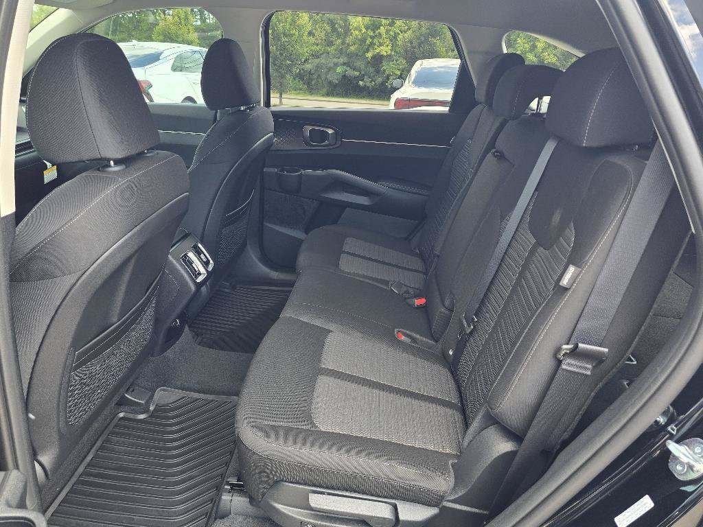 New 2026 Kia Sorento LX FWD image 4