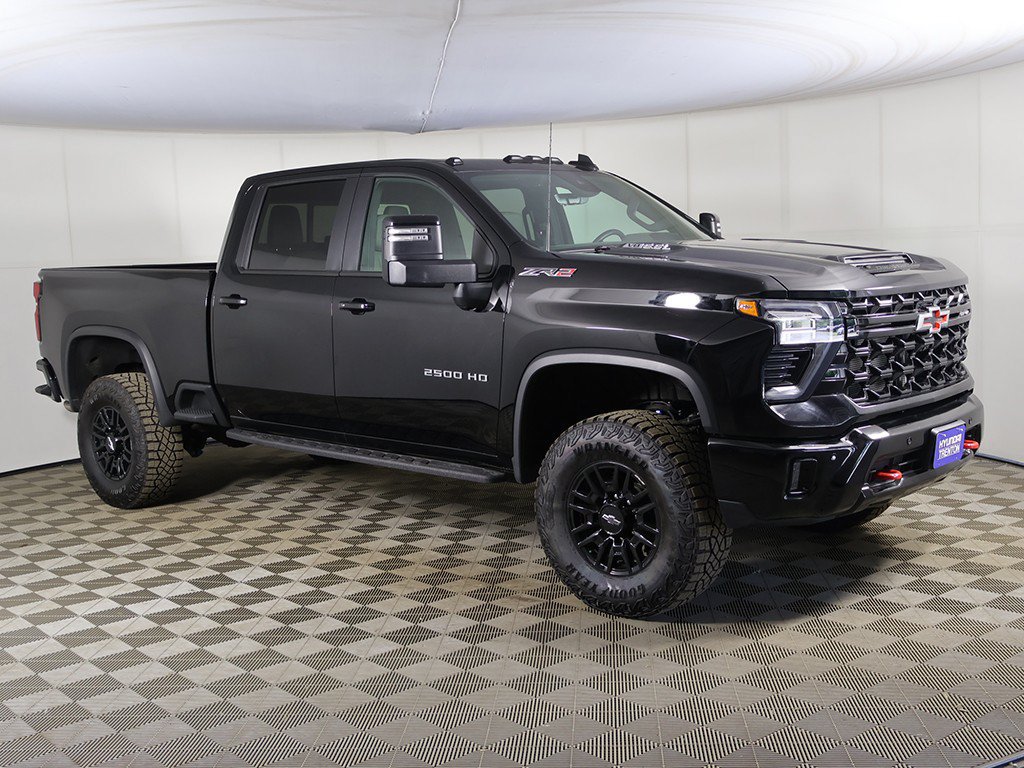 Used 2026 Chevrolet Silverado 2500 ZR2 w/ Snow Plow Prep/Camper Package AWD/4WD image 2