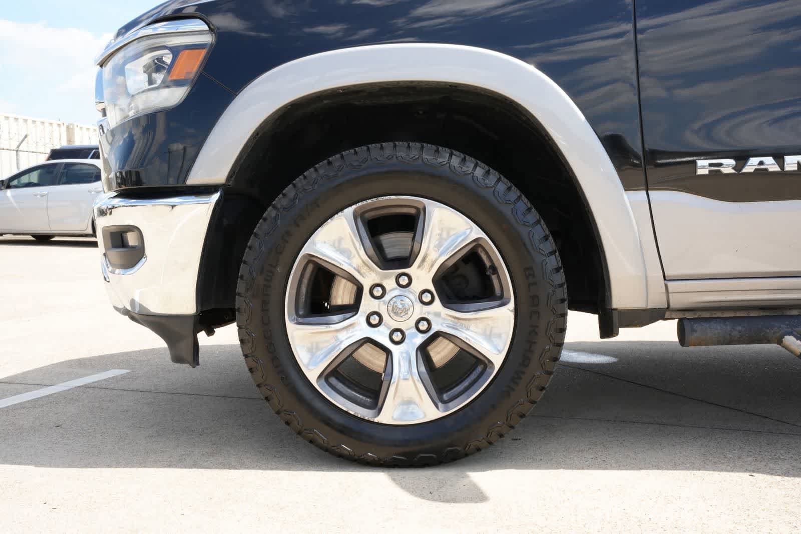 Used 2019 RAM 1500 Laramie AWD/4WD image 23