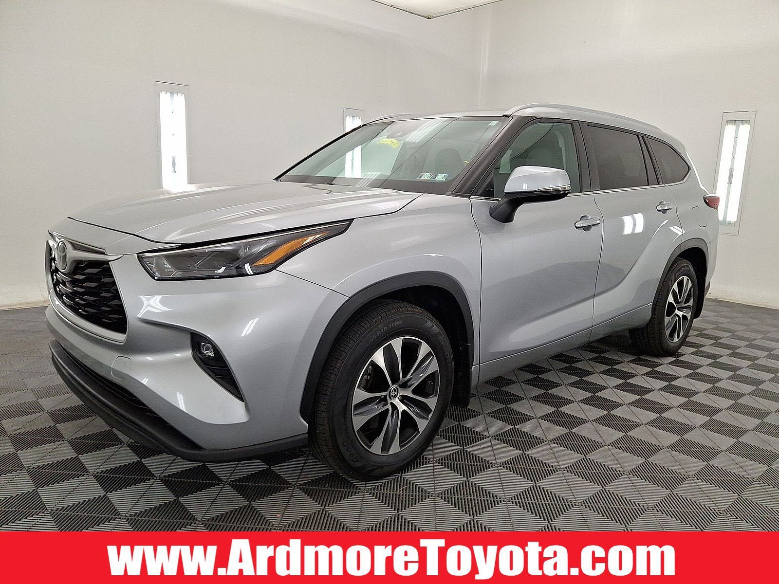 Used 2023 Toyota Highlander XLE