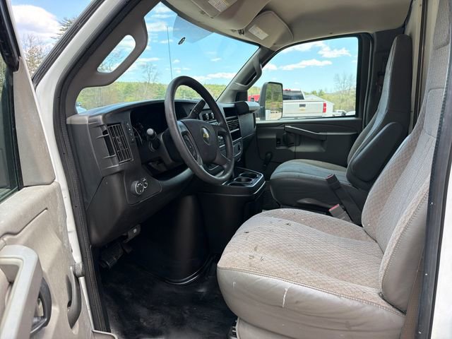 Used 2017 Chevrolet Express 3500 RWD image 9