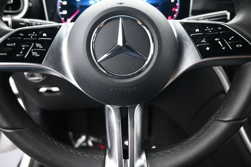 Used 2026 Mercedes-Benz GLC 300 image 32