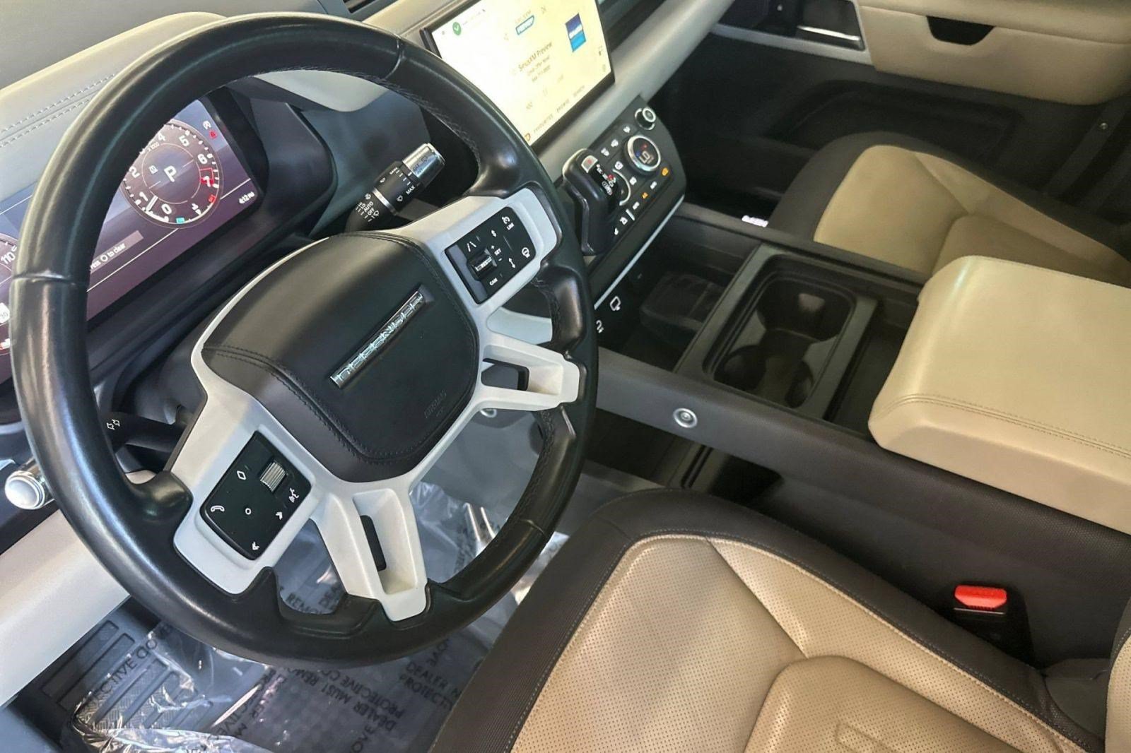 Certified 2022 Land Rover Defender 110 X-Dynamic HSE AWD/4WD image 4
