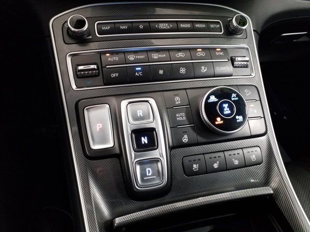 Certified 2023 Hyundai Santa Fe Limited w/ Winter Weather Package AWD/4WD image 7