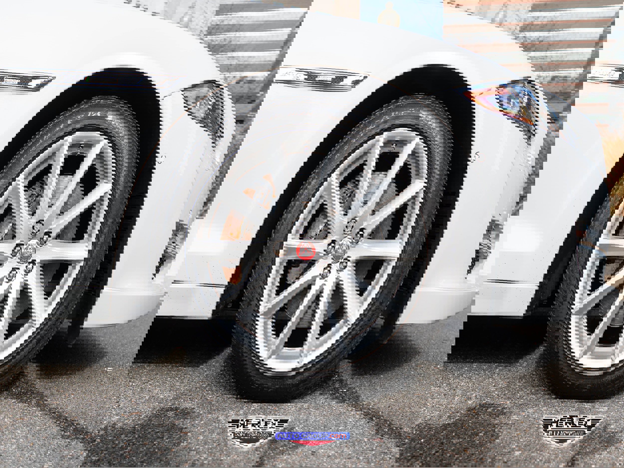 Used 2019 Jaguar XJ R-Sport image 10