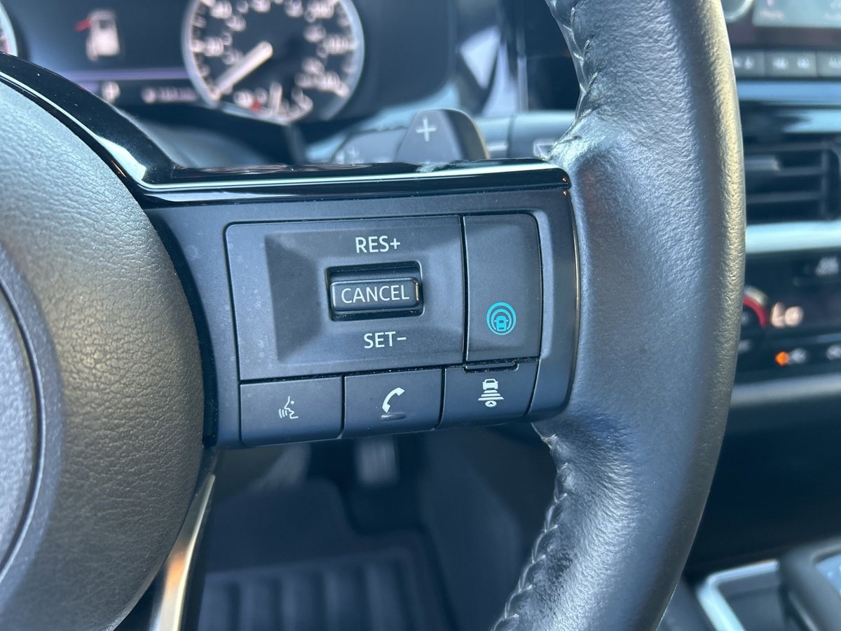 Used 2022 Nissan Pathfinder SV w/ Cargo Package image 18