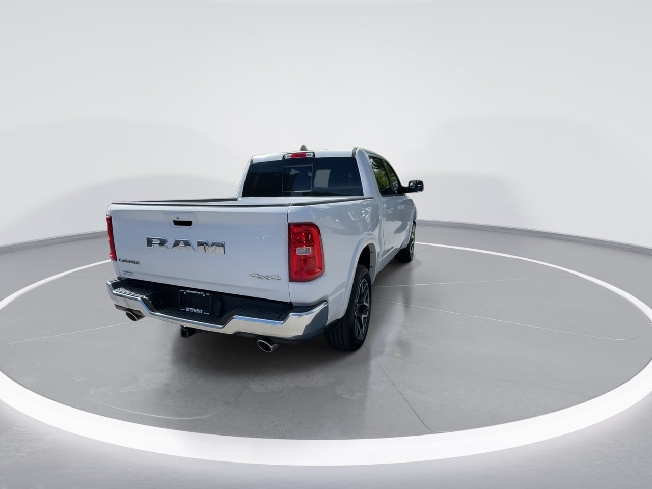 Used 2025 RAM 1500 Laramie AWD/4WD image 18
