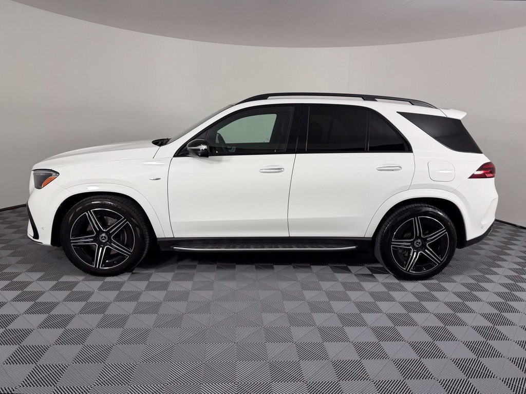 Used 2025 Mercedes-Benz GLE 450e 4MATIC image 2