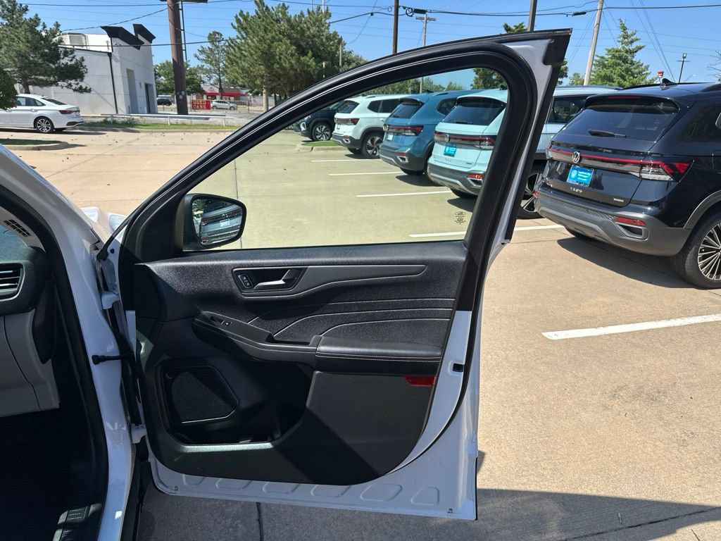 Used 2023 Ford Escape Active w/ Tech Pack #1 FWD image 17