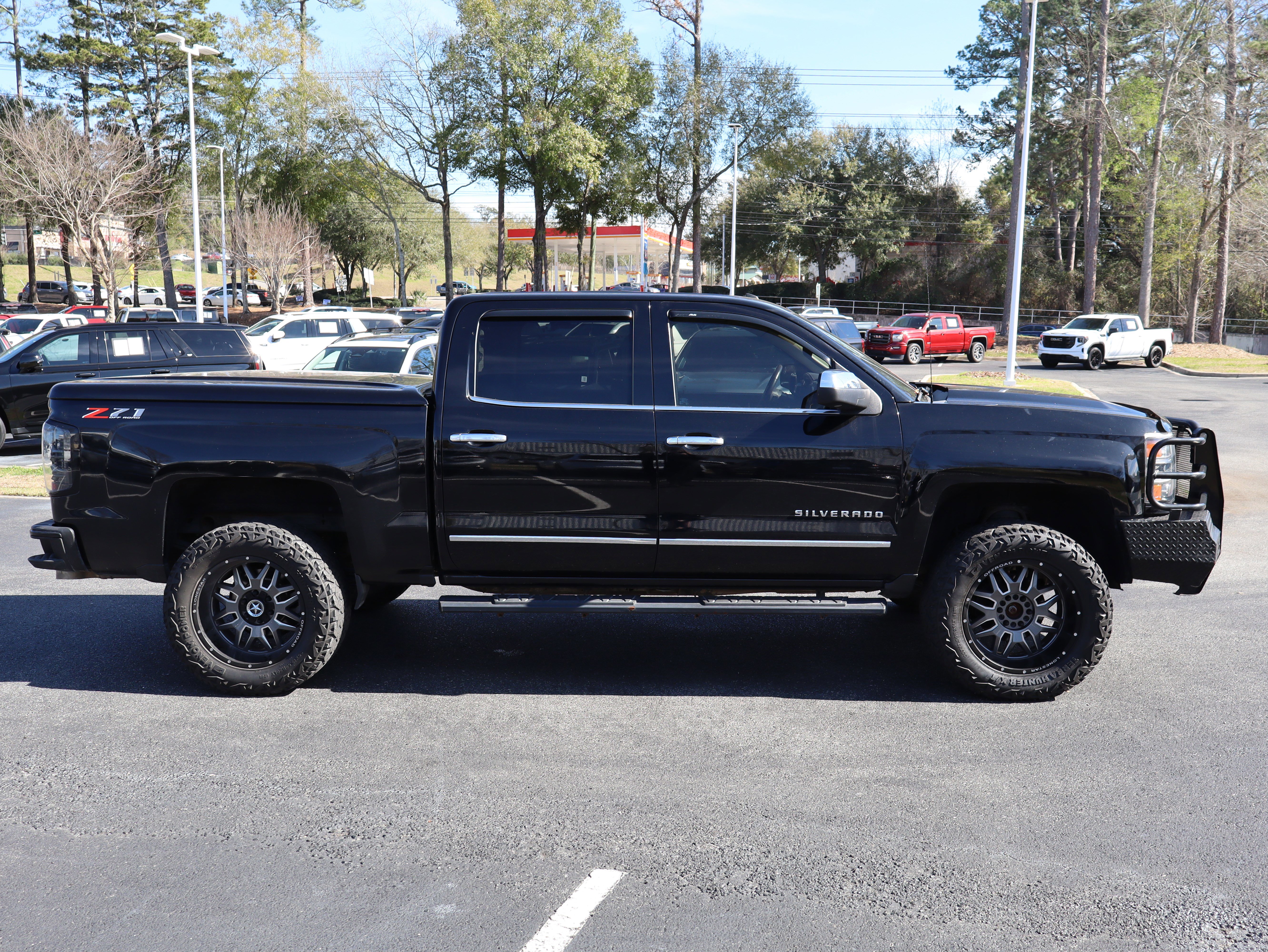 Used 2018 Chevrolet Silverado 1500 LTZ Z71 w/ LTZ Plus Package image 9