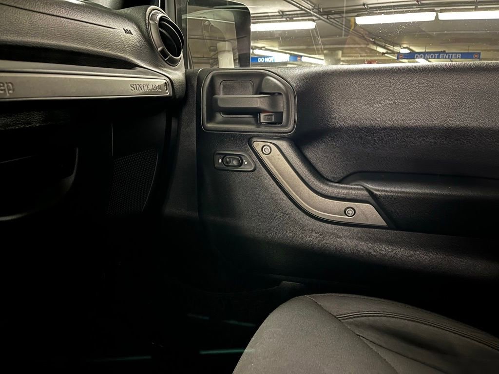 Used 2015 Jeep Wrangler Unlimited Sport w/ Quick Order Package 24S AWD/4WD image 22