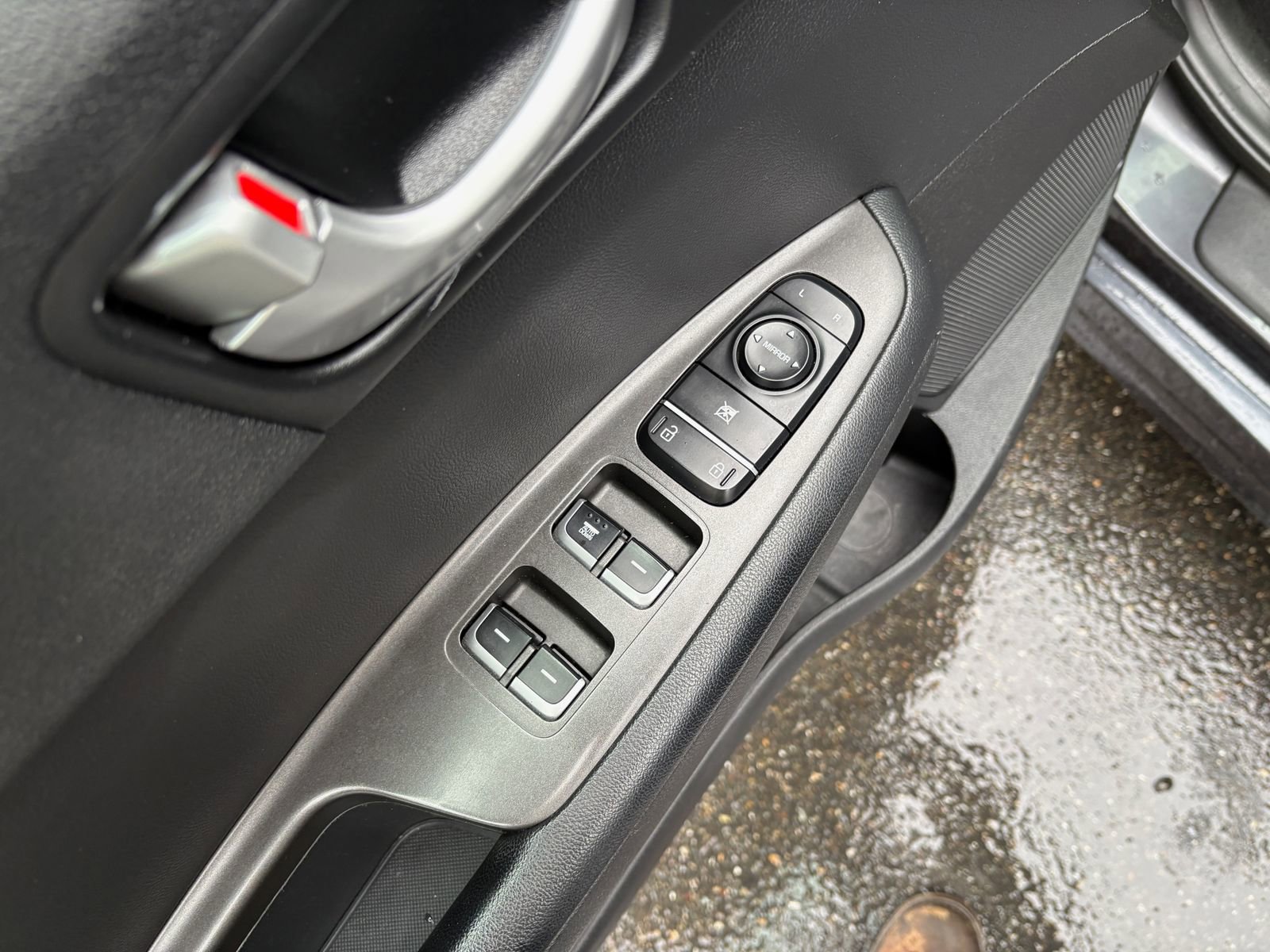 Used 2018 Kia Optima S w/ Panoramic Sunroof Package image 15