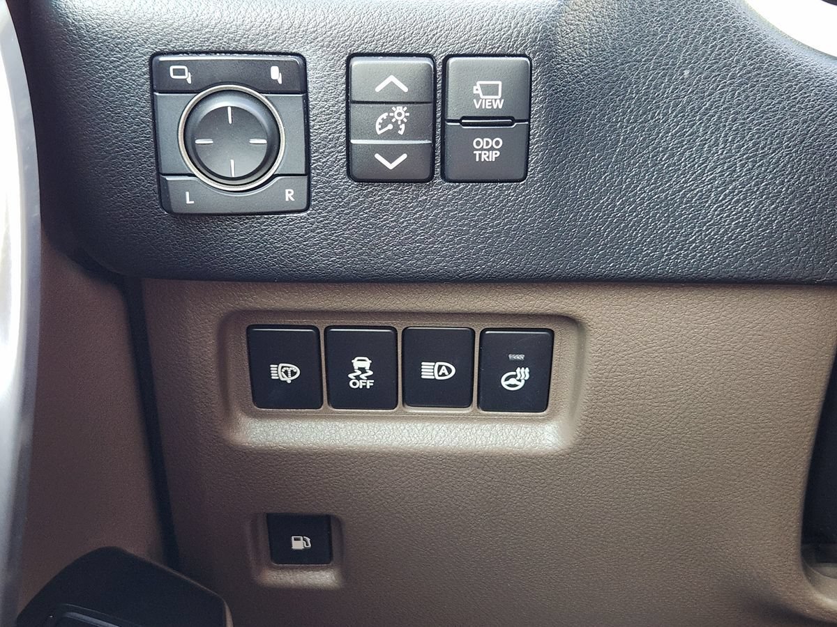 Used 2023 Lexus GX 460 Luxury w/ Accessory Package AWD/4WD image 40