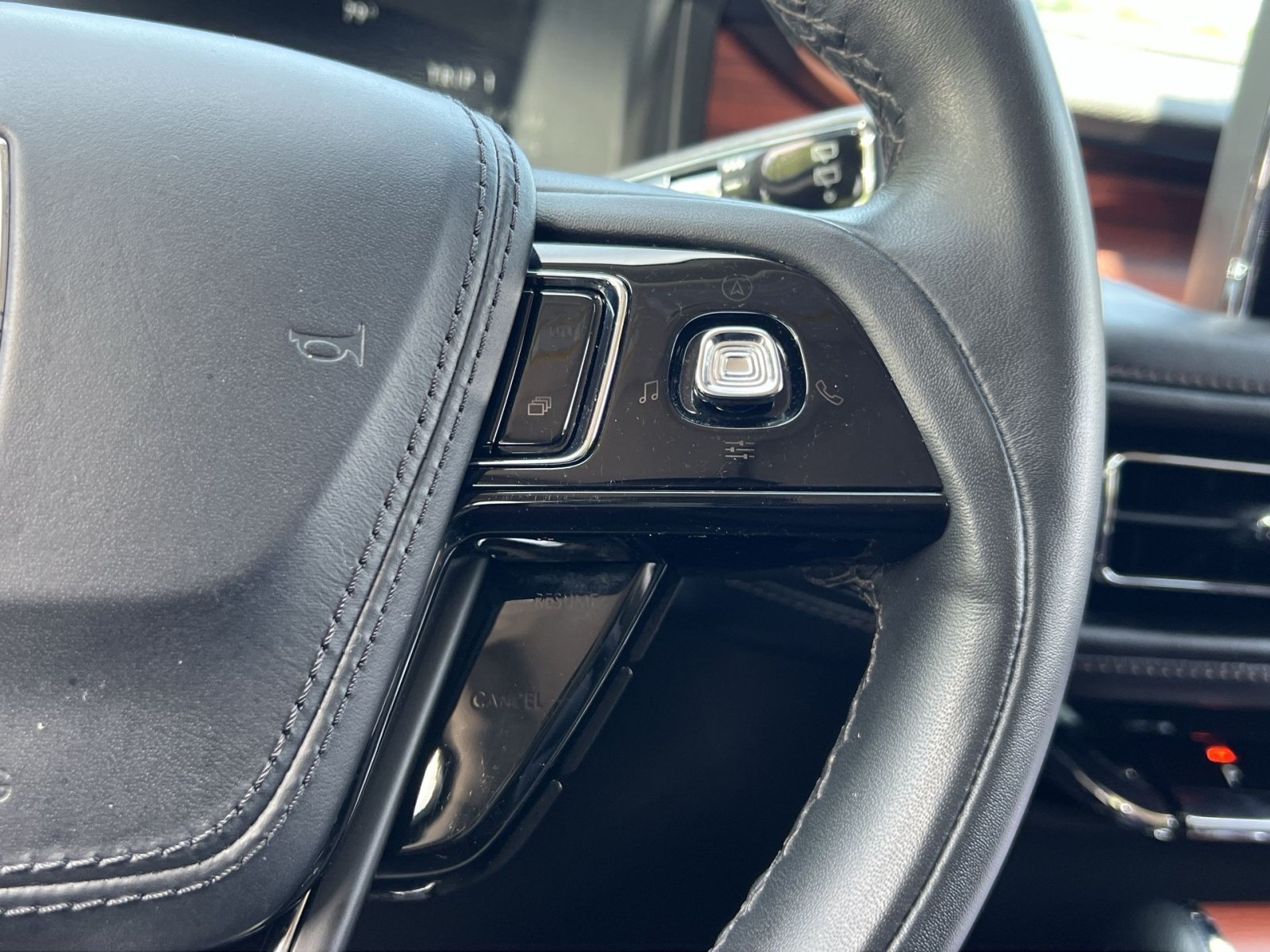 Used 2024 Lincoln Aviator Reserve AWD/4WD image 37