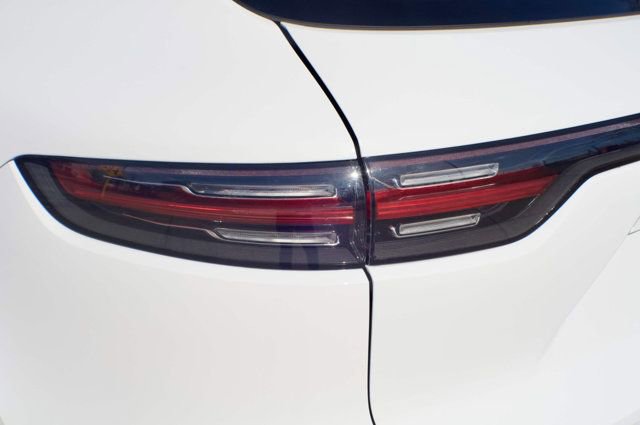 Used 2023 Porsche Cayenne image 11
