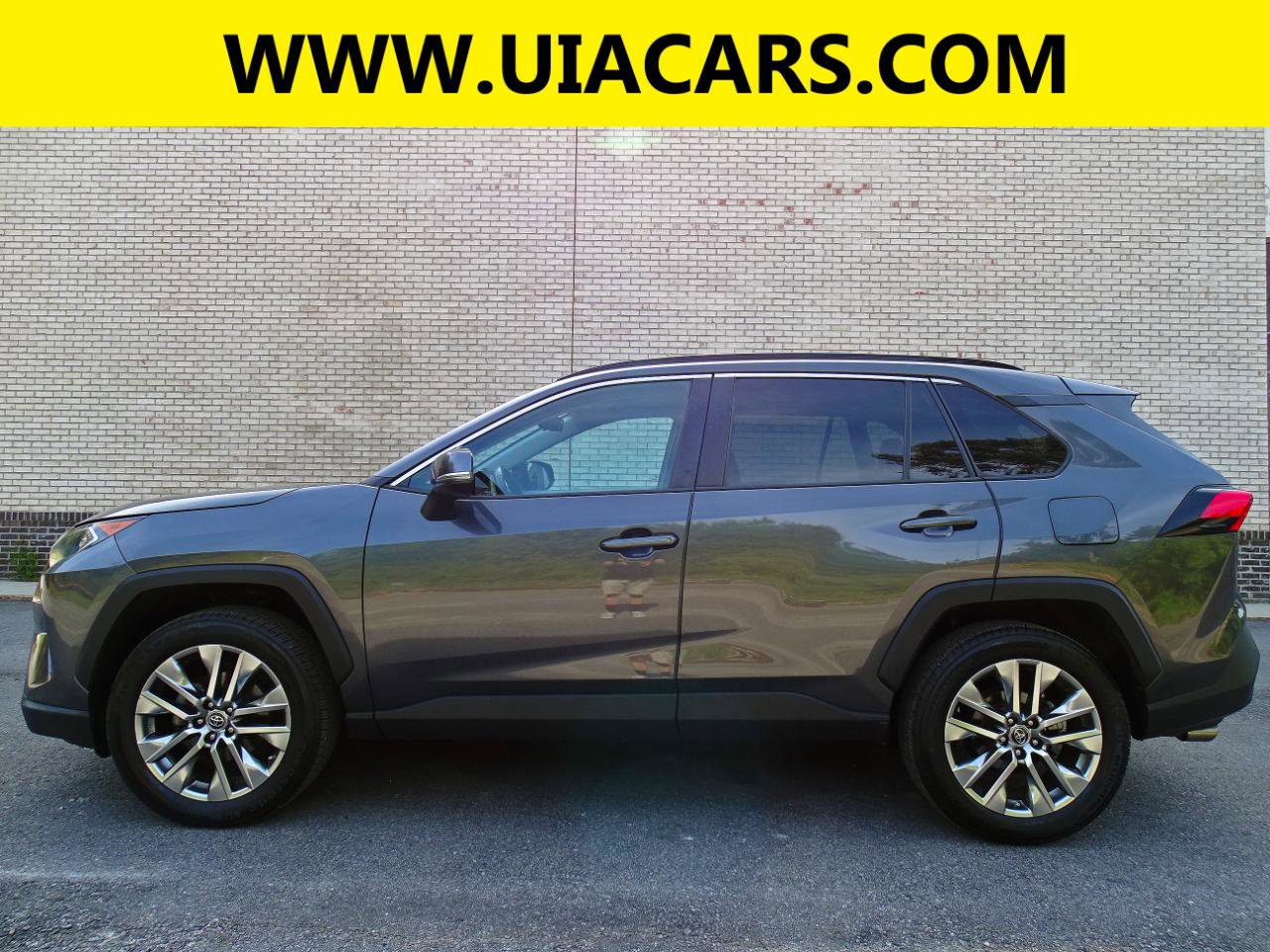 Used 2019 Toyota RAV4 XLE Premium w/ Cold Weather Package AWD/4WD image 6