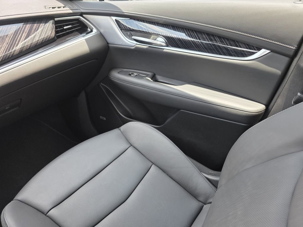 New 2025 Cadillac XT6 Premium Luxury image 16