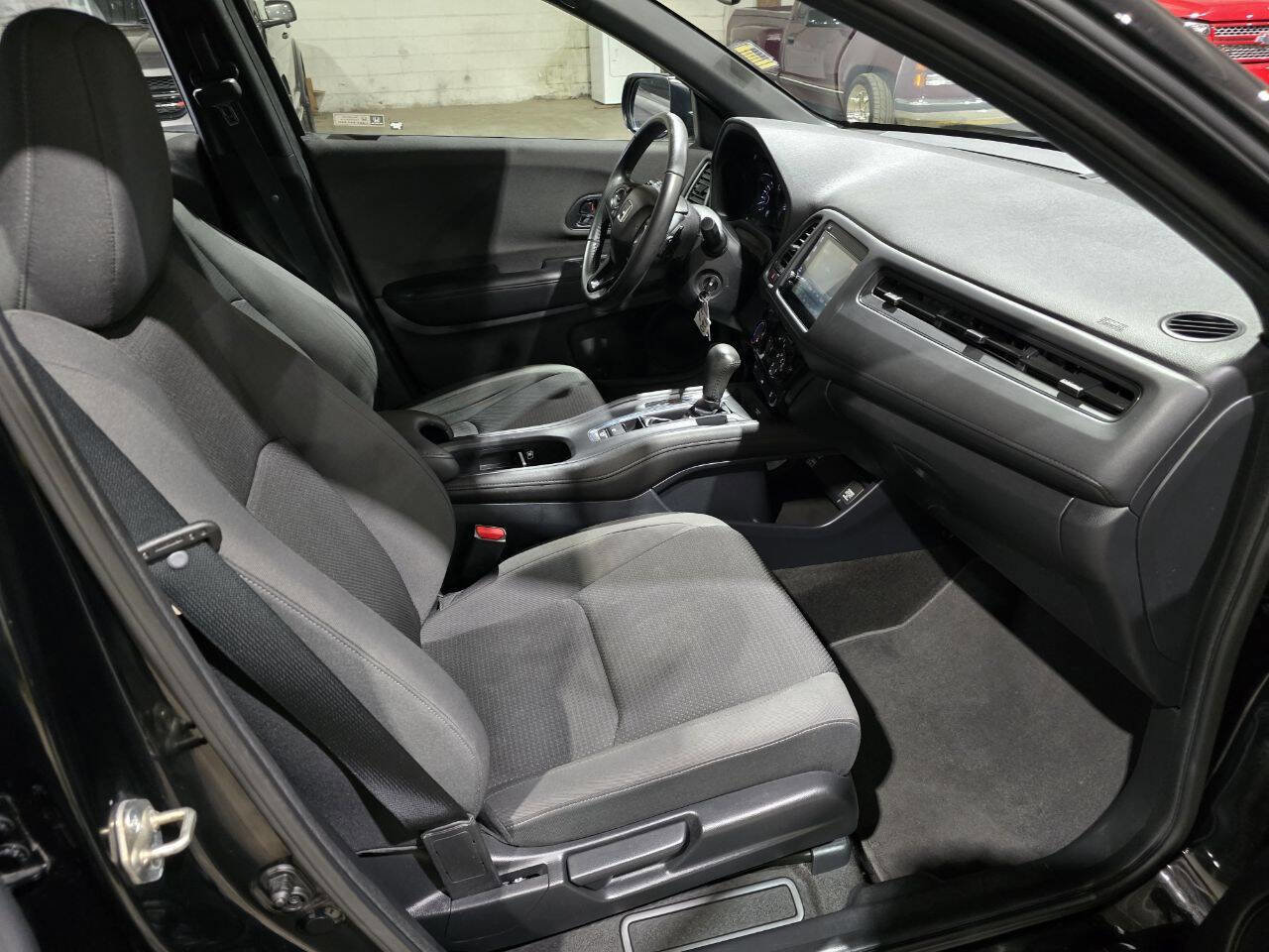 Used 2019 Honda HR-V Sport image 32