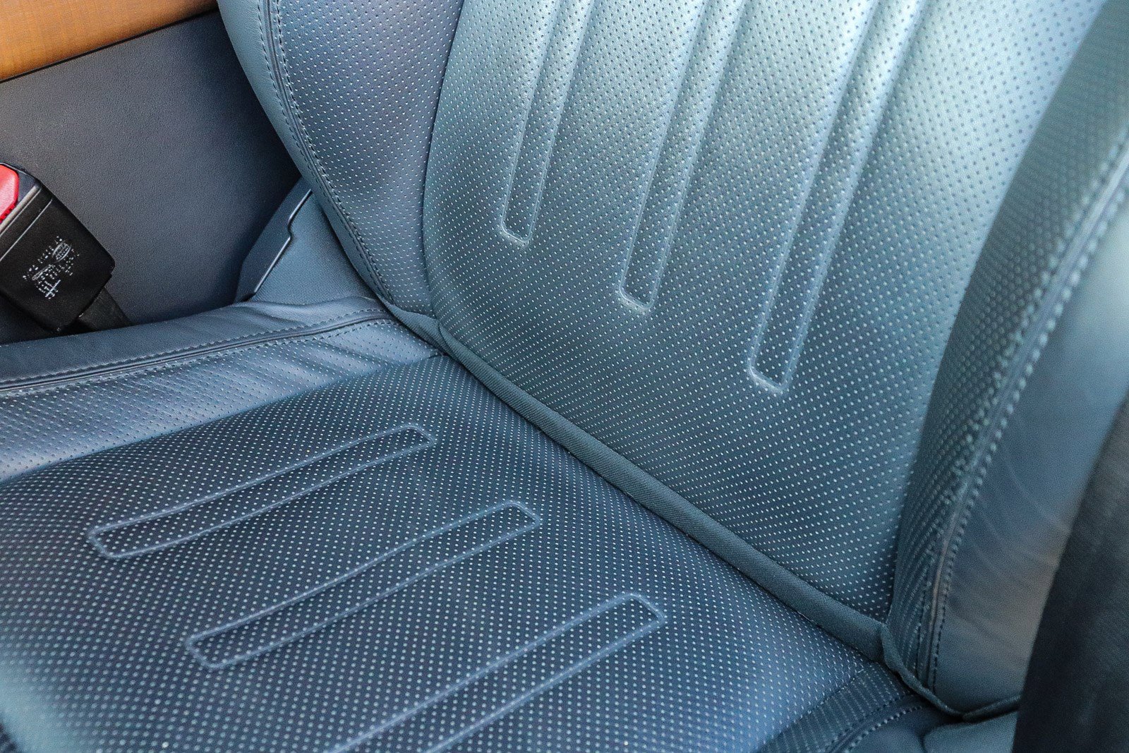 Used 2023 Land Rover Defender 110 X image 25