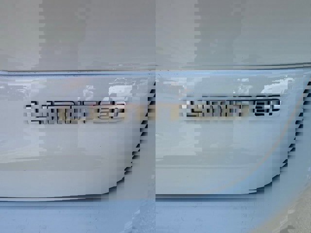 New 2025 Jeep Grand Cherokee L Limited w/ Luxury Tech Group II image 10