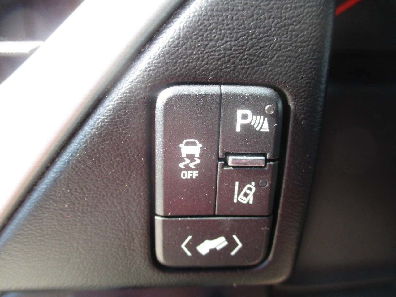 Used 2015 GMC Yukon SLT w/ Open Road Package image 22