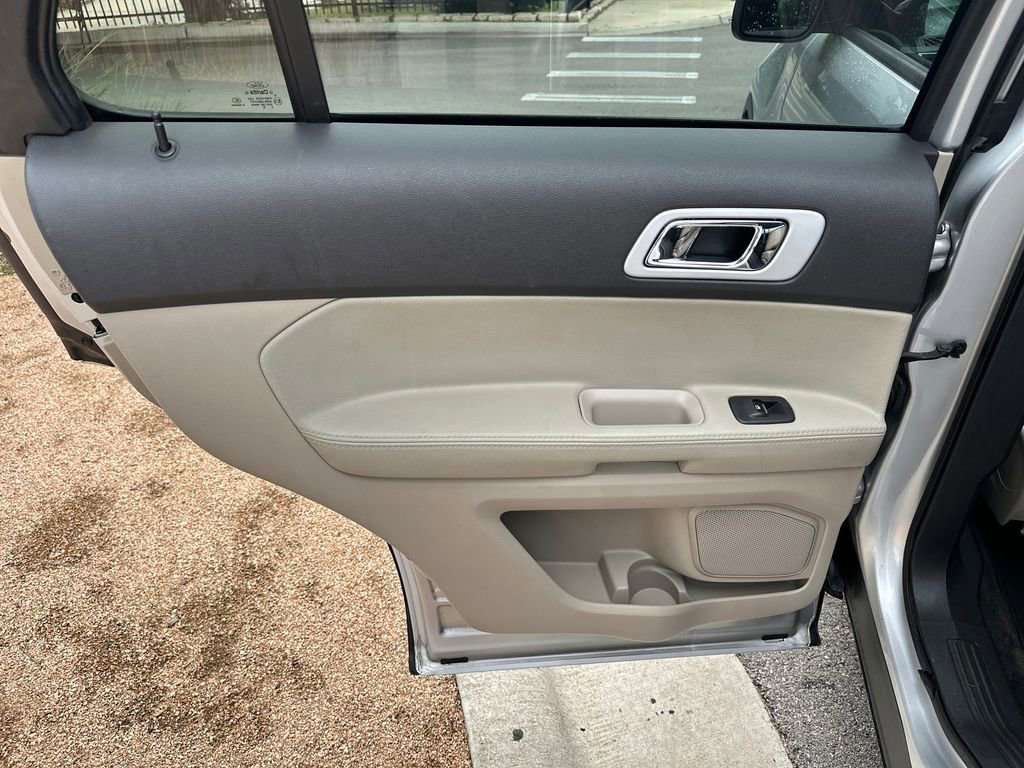 Used 2015 Ford Explorer Limited FWD image 26