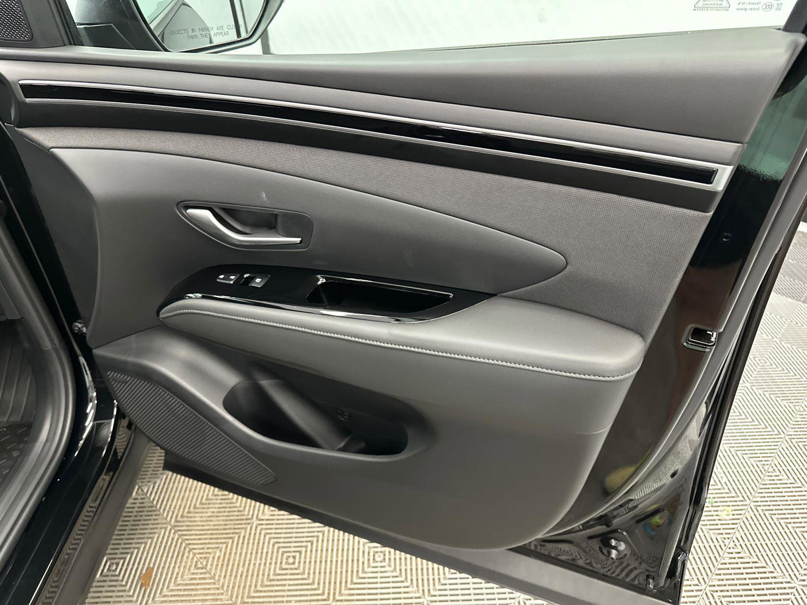 Certified 2024 Hyundai Santa Cruz Limited image 13