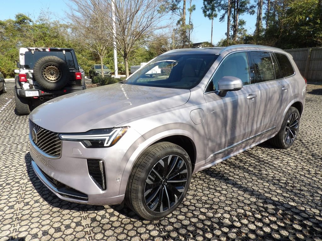 New 2026 Volvo XC90 T8 Plus w/ Protection Package Premier AWD/4WD image 3
