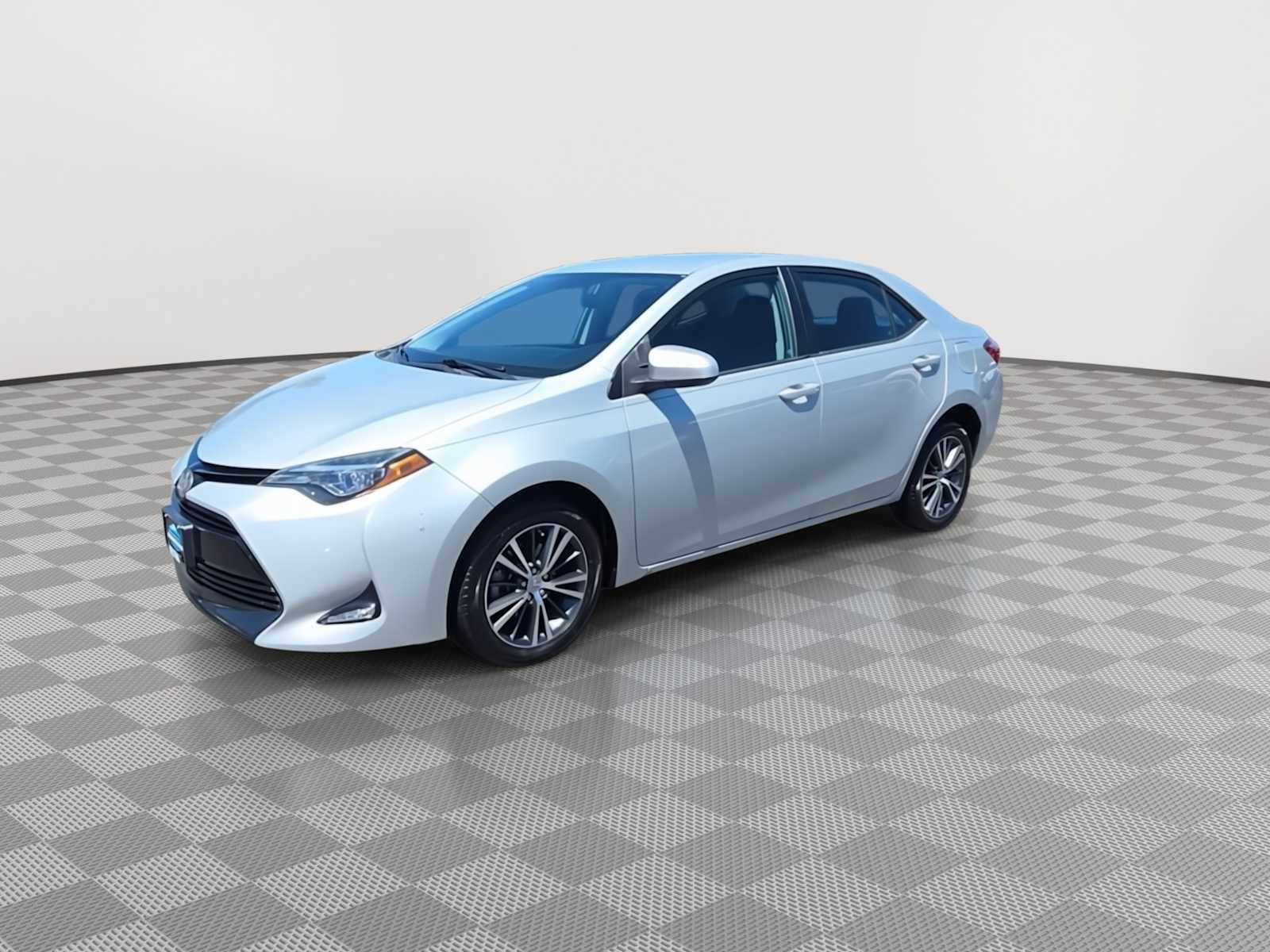 Used 2018 Toyota Corolla LE w/ LE Premium Package FWD image 4