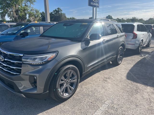 Used 2026 Ford Explorer Active w/ Active Comfort Package image 2