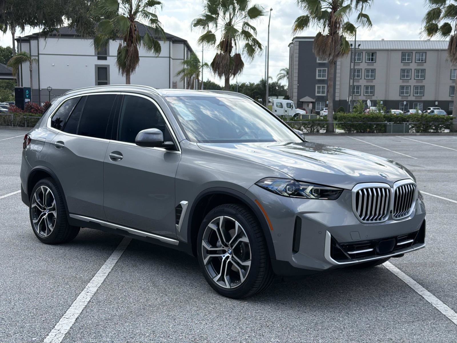 New 2026 BMW X5 sDrive40i w/ Climate Comfort Package RWD image 2