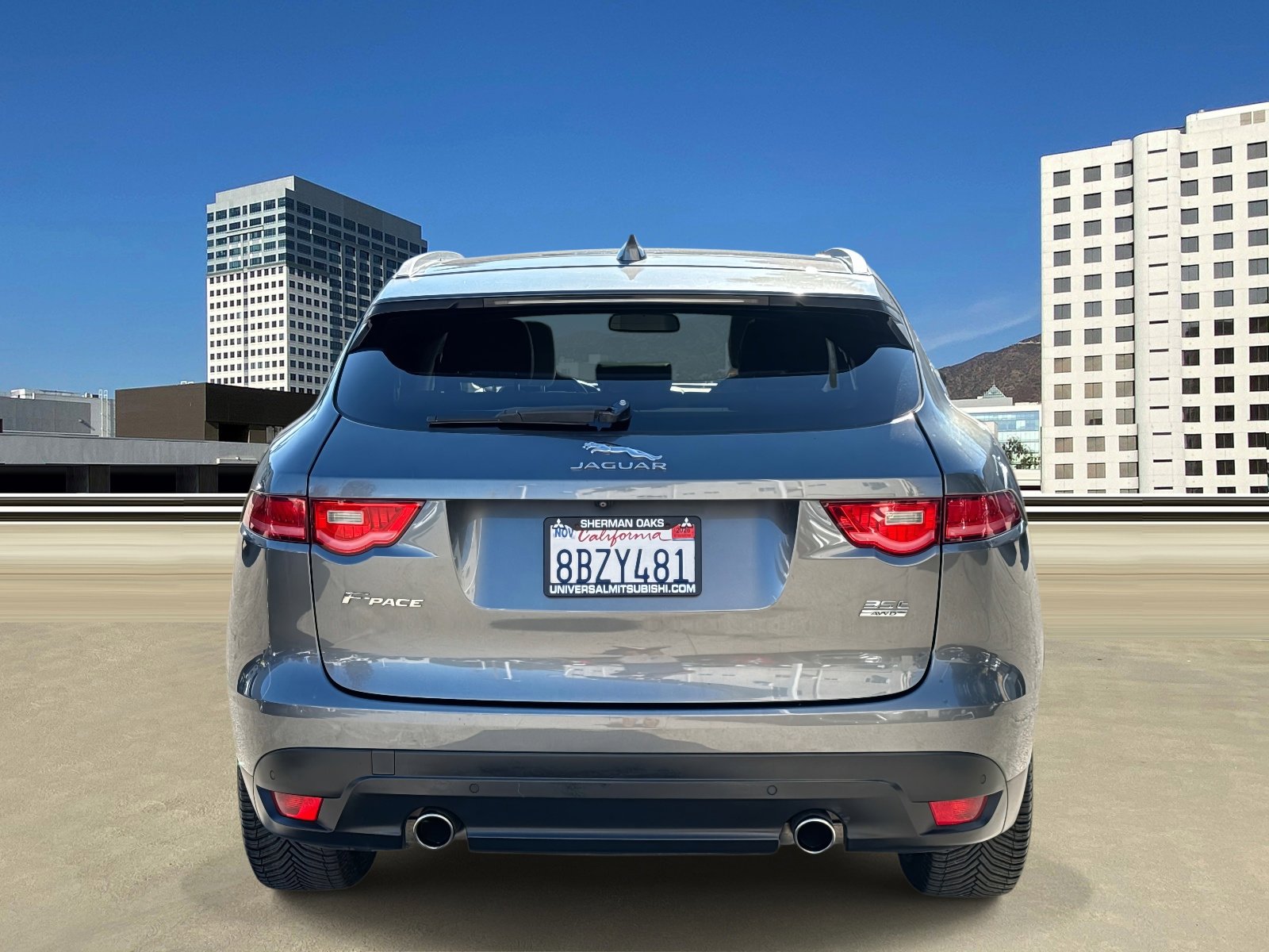 Used 2018 Jaguar F-PACE Prestige image 4