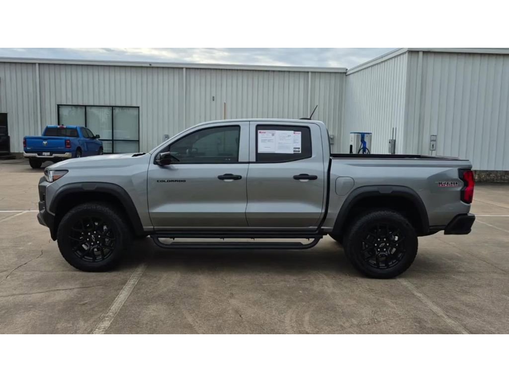 Used 2024 Chevrolet Colorado Trail Boss w/ LPO, Dark Essentials Package image 5
