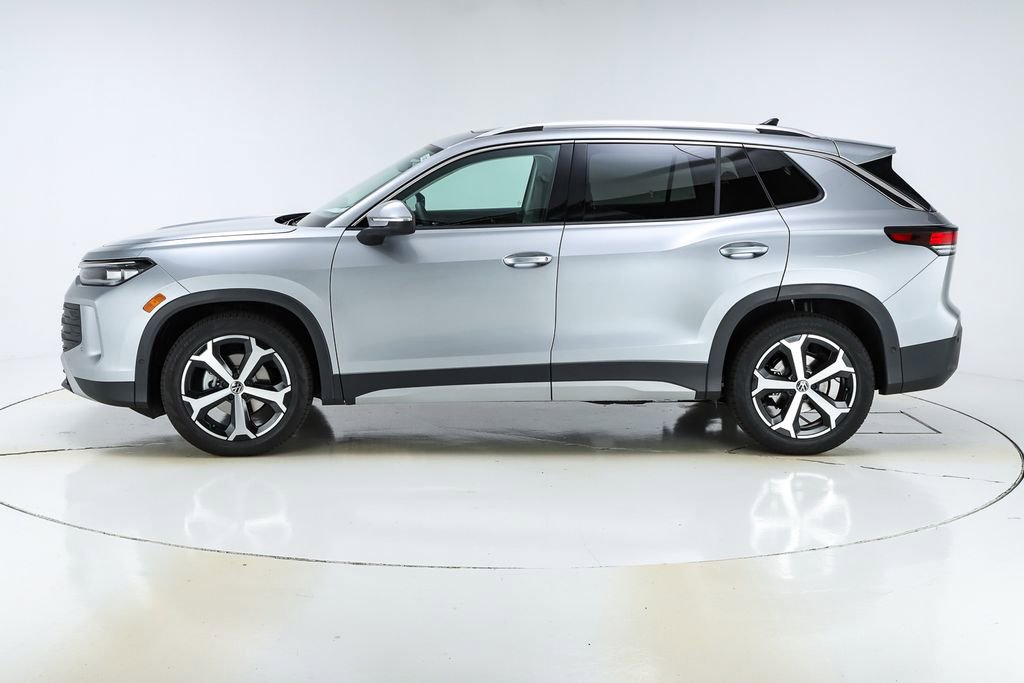 New 2026 Volkswagen Tiguan SE image 2