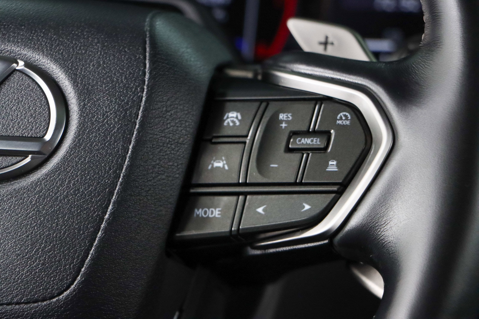 Used 2025 Lexus LX 600 4WD w/ Luxury Package image 15