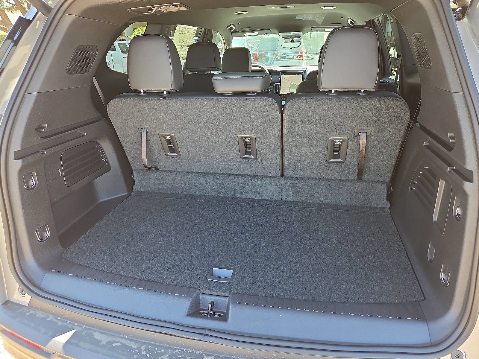 New 2026 GMC Acadia AT4 w/ Luxury Package AWD/4WD image 8