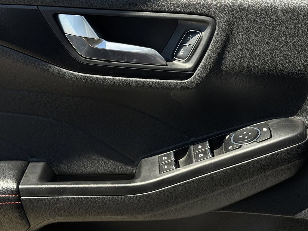 Used 2022 Ford Escape SEL w/ SEL Stealth AWD Package image 23
