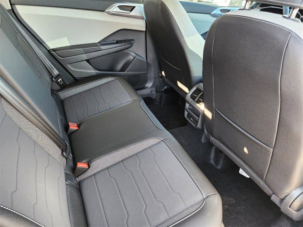 New 2025 Volkswagen Taos SE image 21