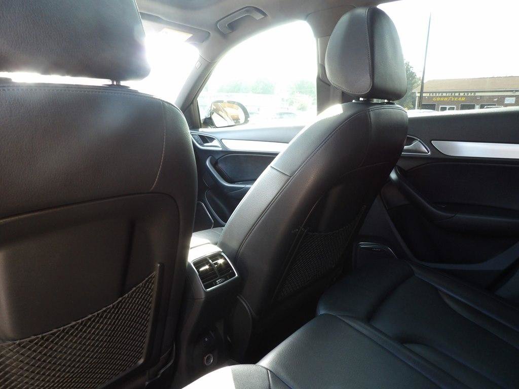 Used 2018 Audi Q3 2.0T Premium Plus w/ Premium Plus Package AWD/4WD image 31