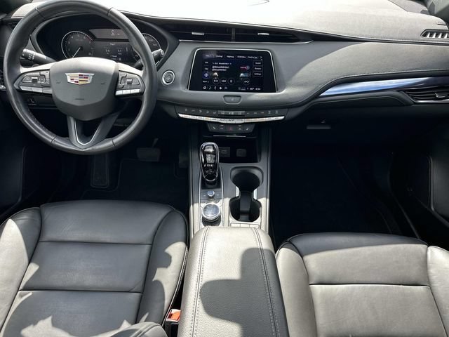 Used 2023 Cadillac XT4 Luxury w/ Cold Weather Package AWD/4WD image 13