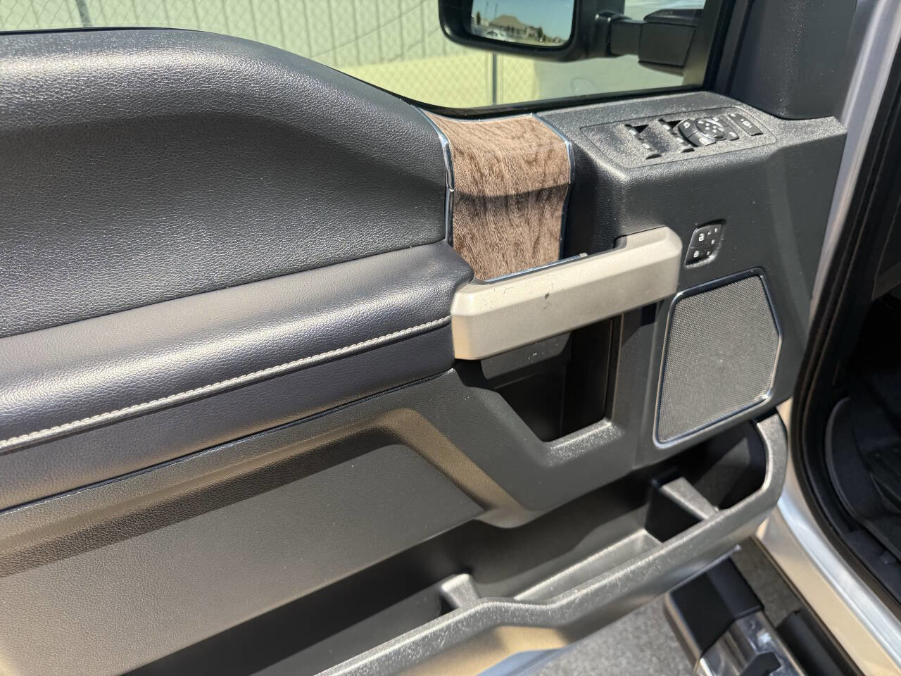 Used 2019 Ford F250 Lariat w/ Lariat Value Package image 36